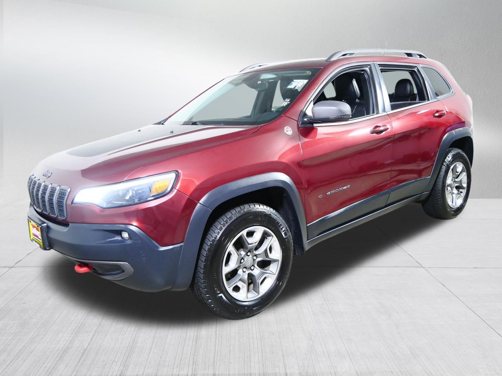 Used 2019 Velvet Red Pearlcoat Jeep Trailhawk image 3