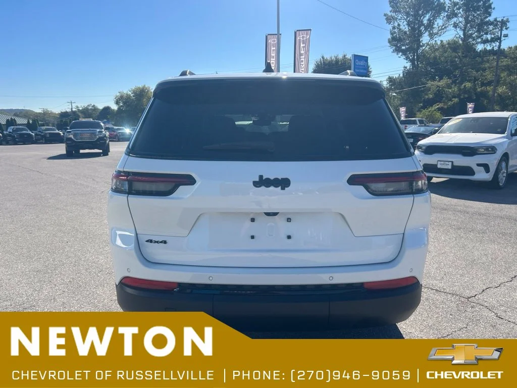 Used 2024 Bright White Clearcoat Jeep Altitude image 15