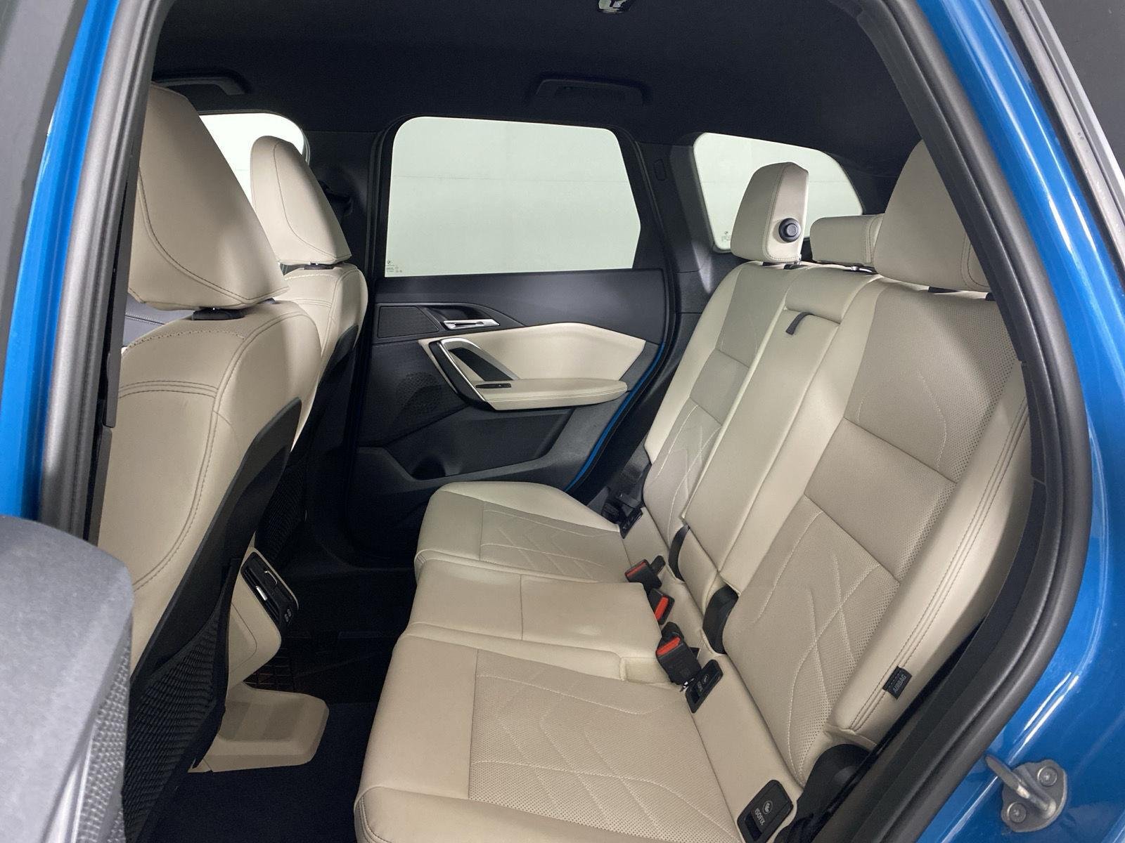 Used 2023 Blue Bay Lagoon Metallic BMW xDrive28i image 25