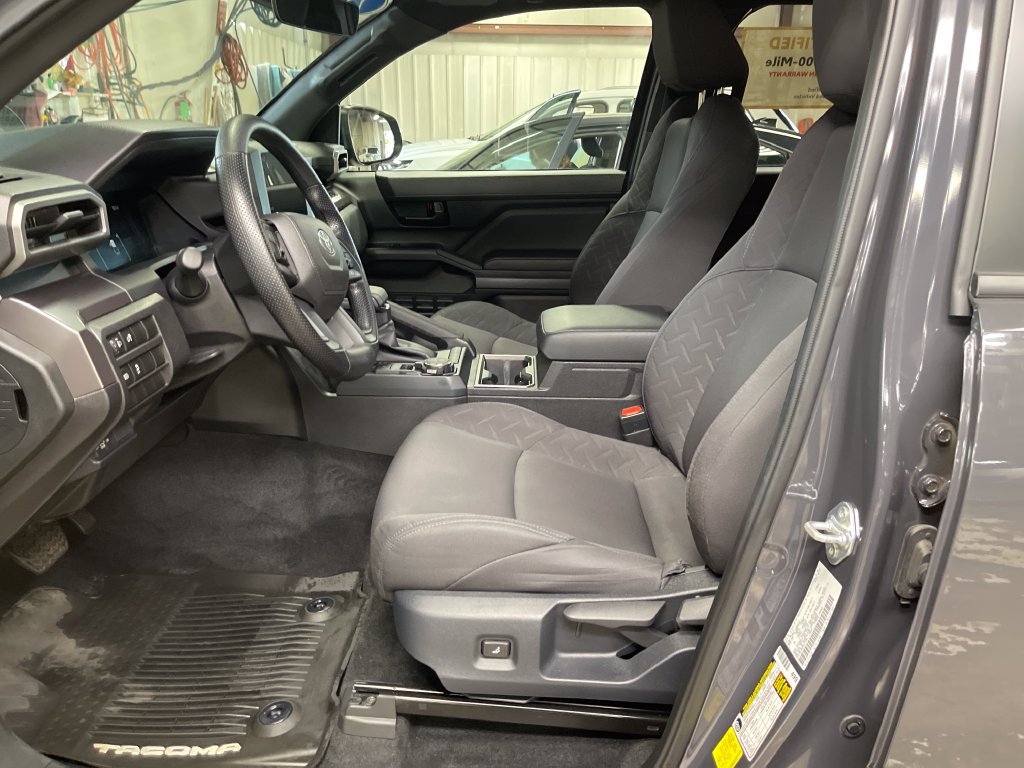 Used 2025  Toyota SR5 image 13