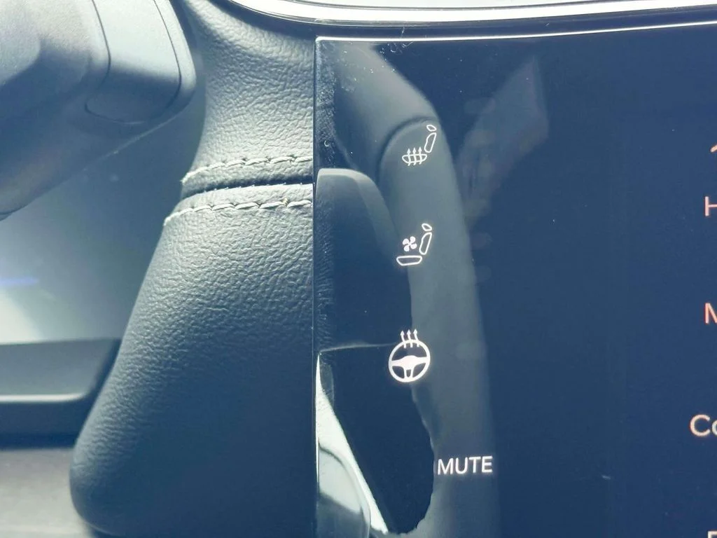 New 2026 White Jeep Limited Reserve image 19