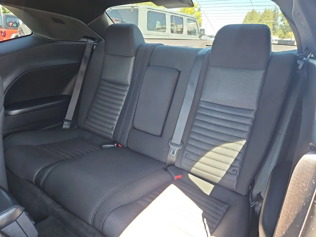 Used 2011 Mineral Gray Metallic Clearcoat Dodge R/T image 22