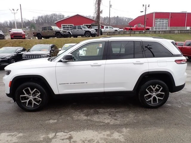 Used 2023 White Jeep Limited image 2