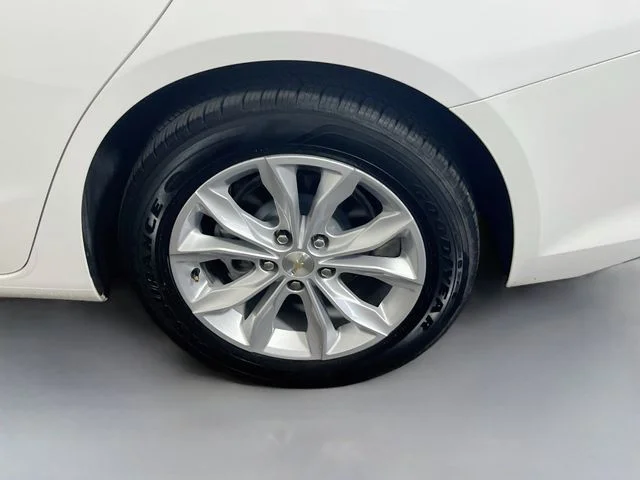 Used 2025 Summit White Chevrolet LT image 25