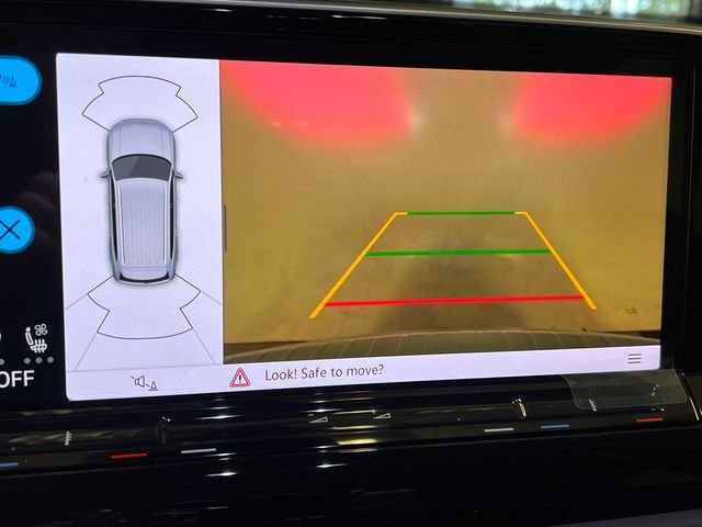 New 2026 White Volkswagen 2.0T SE w/Technology image 18