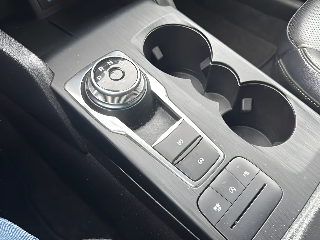 Used 2022  Ford Titanium image 18