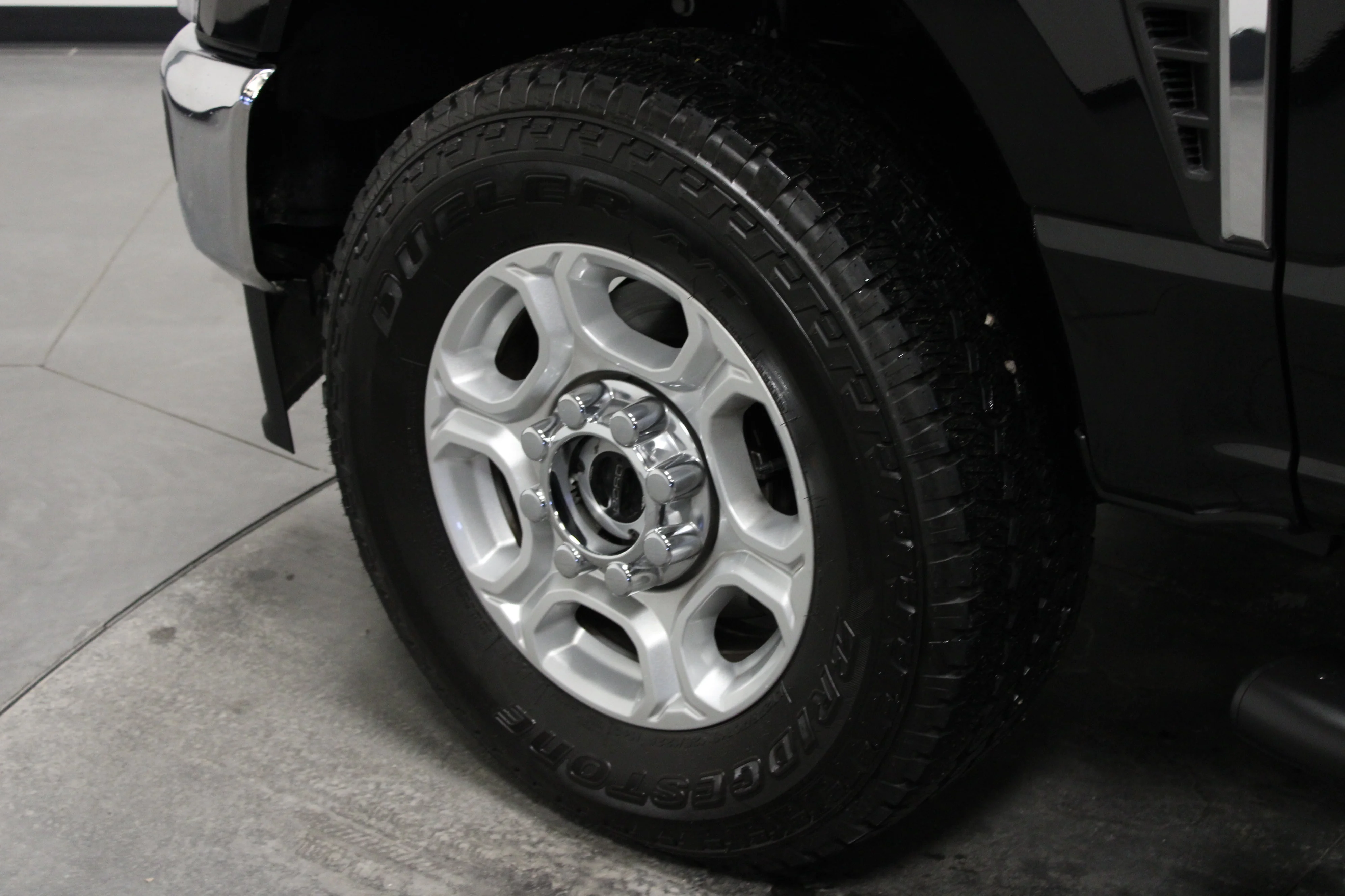 Used 2025 Black Metallic Ford XLT image 10