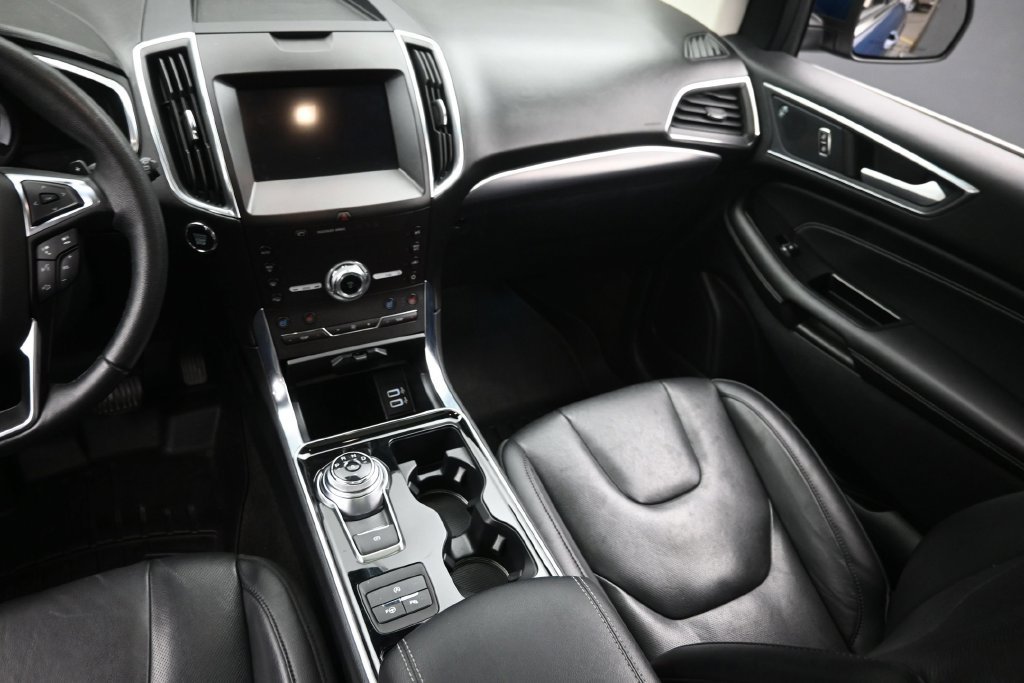 Used 2020 Green Ford Titanium image 14