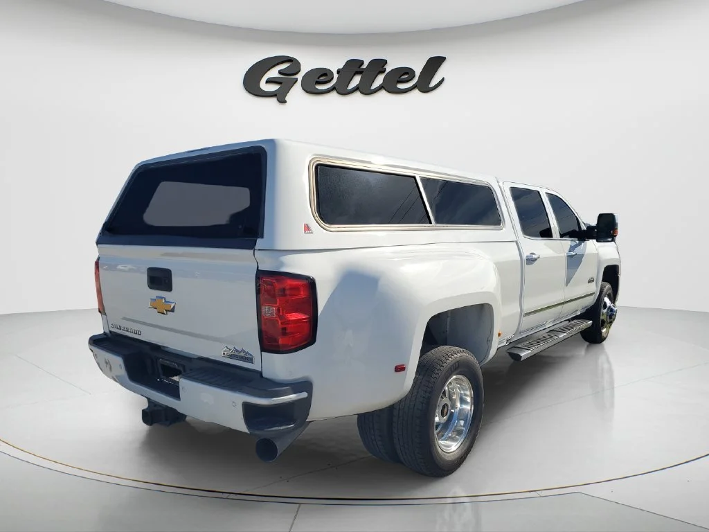 Used 2019 SUMMIT WHITE Chevrolet High Country image 3