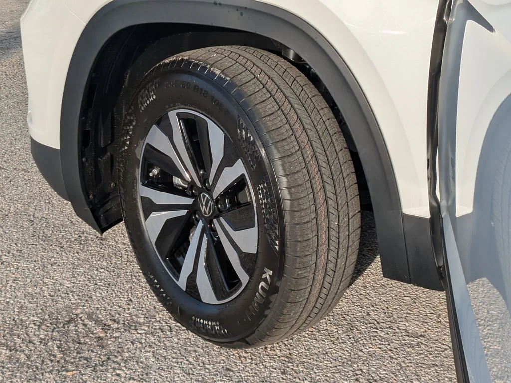 New 2026 White Volkswagen 2.0T SE image 31
