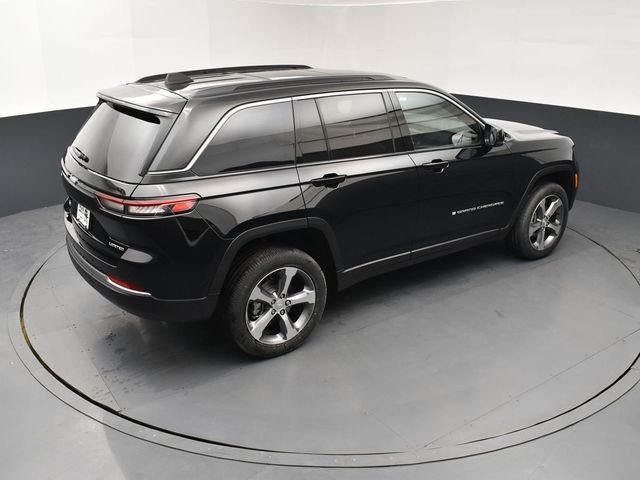 New 2026 Diamond Black Crystal Pearl-Coat Exterior Paint Jeep Limited image 18