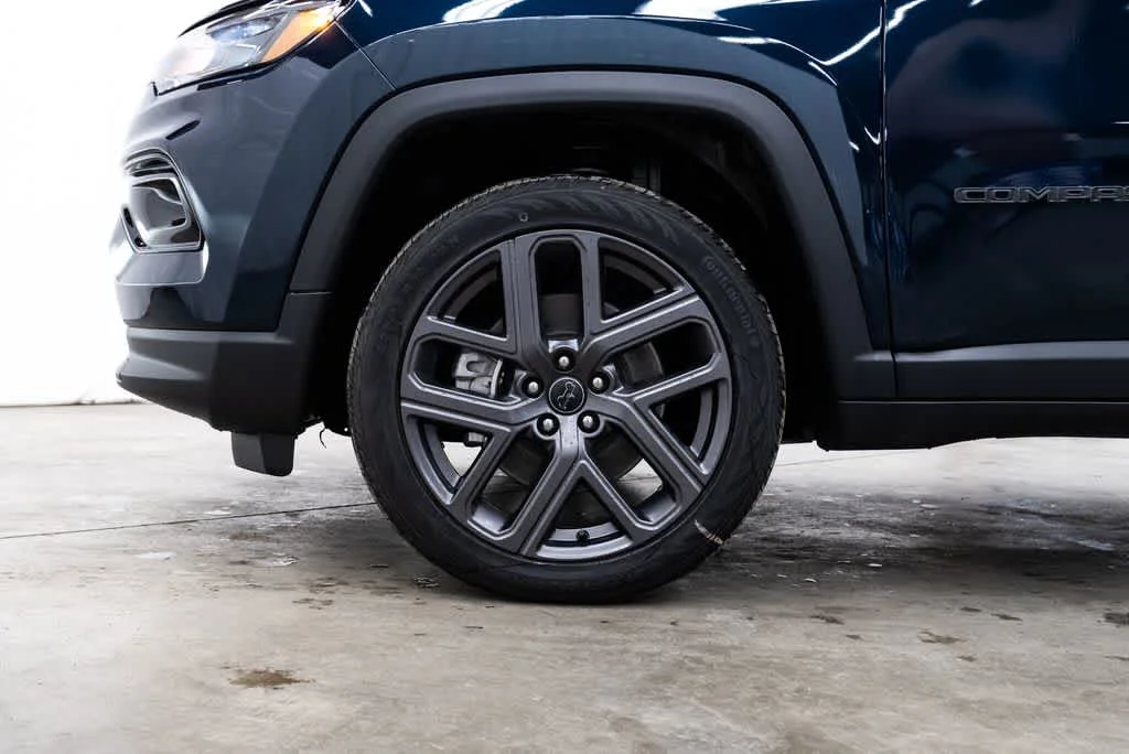 New 2026 Fathom Blue Pearl-Coat Exterior Paint Jeep Limited Altitude image 7