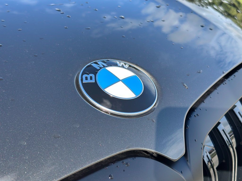 New 2027 Manhattan Green Metallic BMW xDrive40i image 10