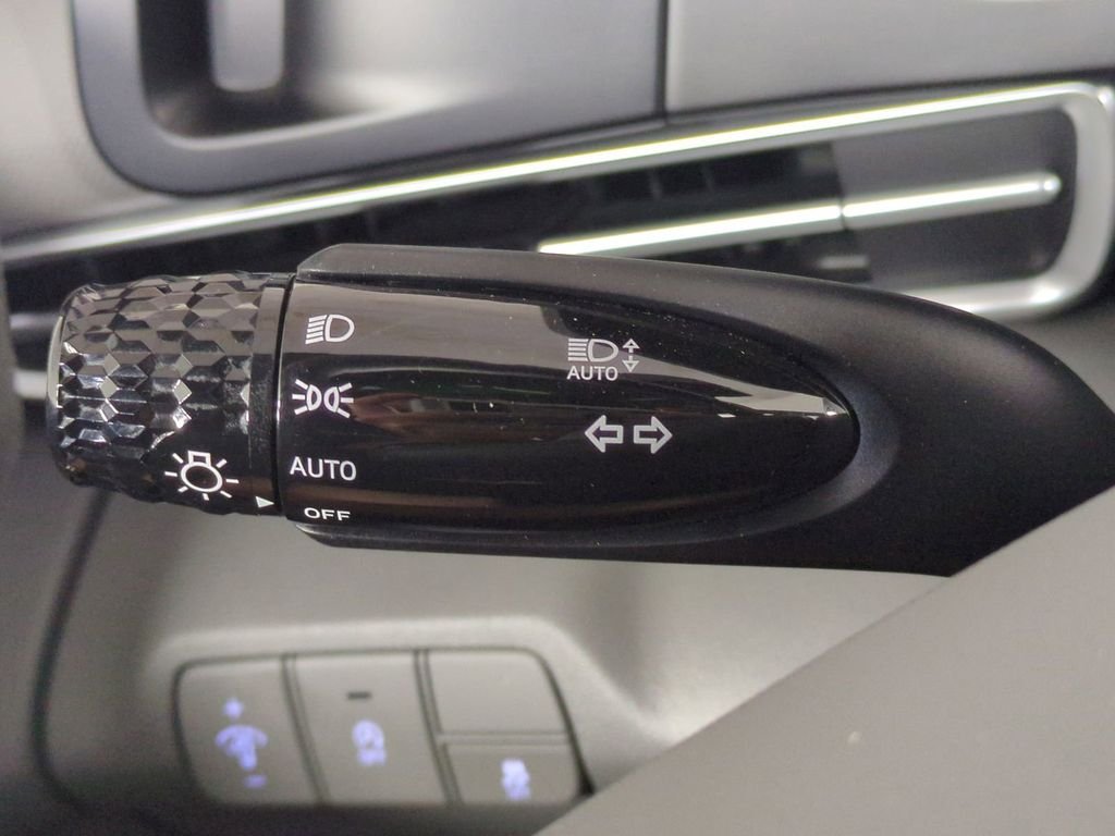 2025 Hyundai Elantra SE - Photo 27