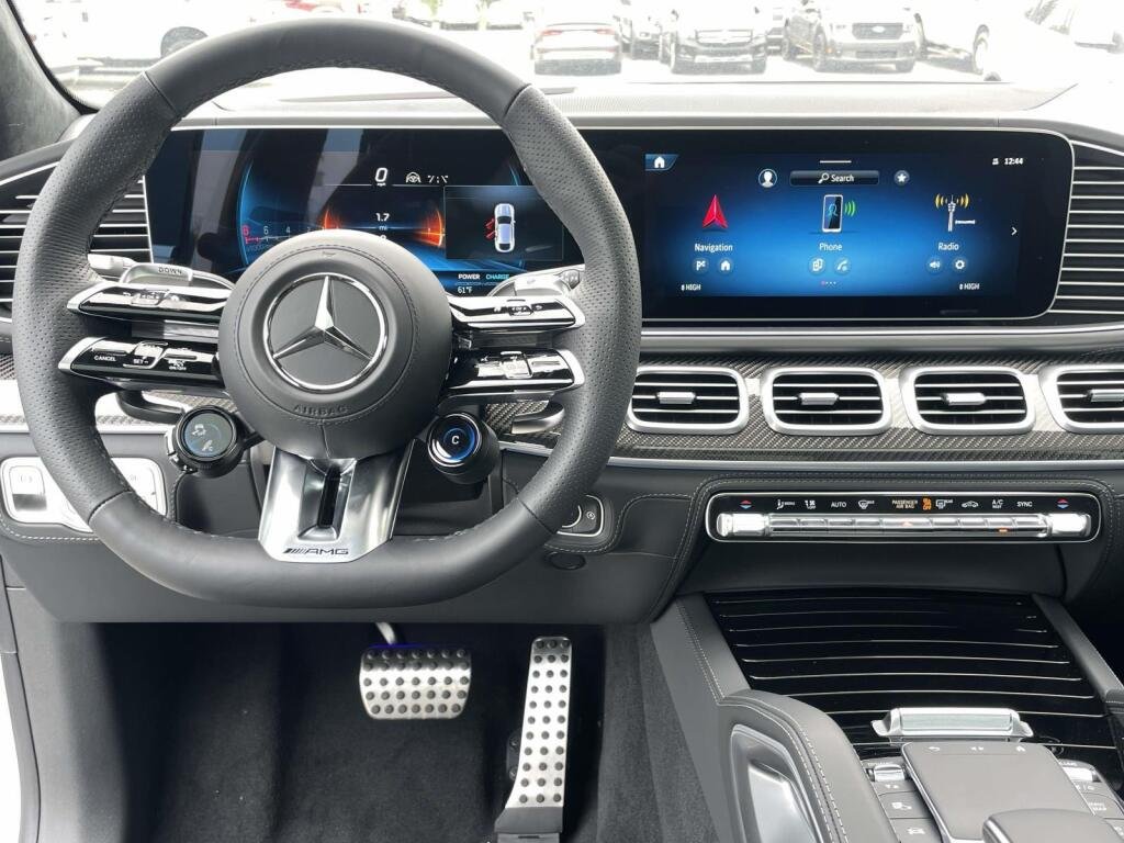 New 2026 MANUFAKTUR Moonlight White Metallic Mercedes-Benz AMG® GLE 63 S image 2