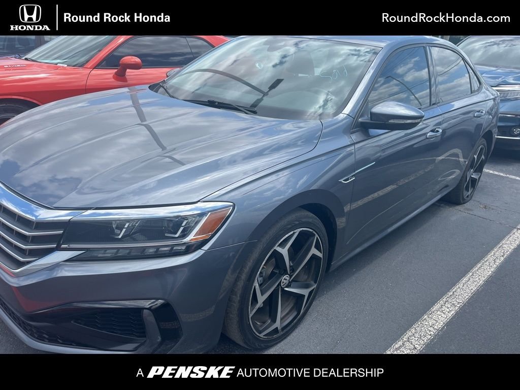 2020 Volkswagen Passat 2.0T R-Line Auto's photo
