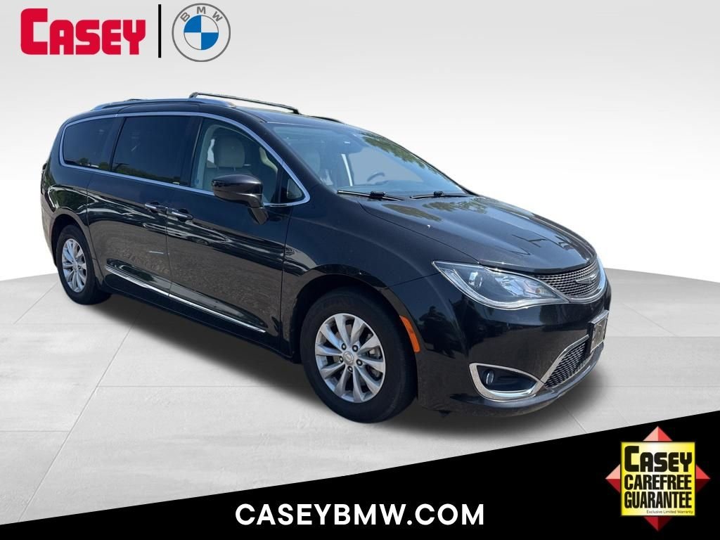 2018 Chrysler Pacifica Touring L's photo