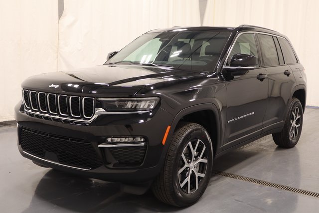 2025 Jeep Grand Cherokee Limited photo 2
