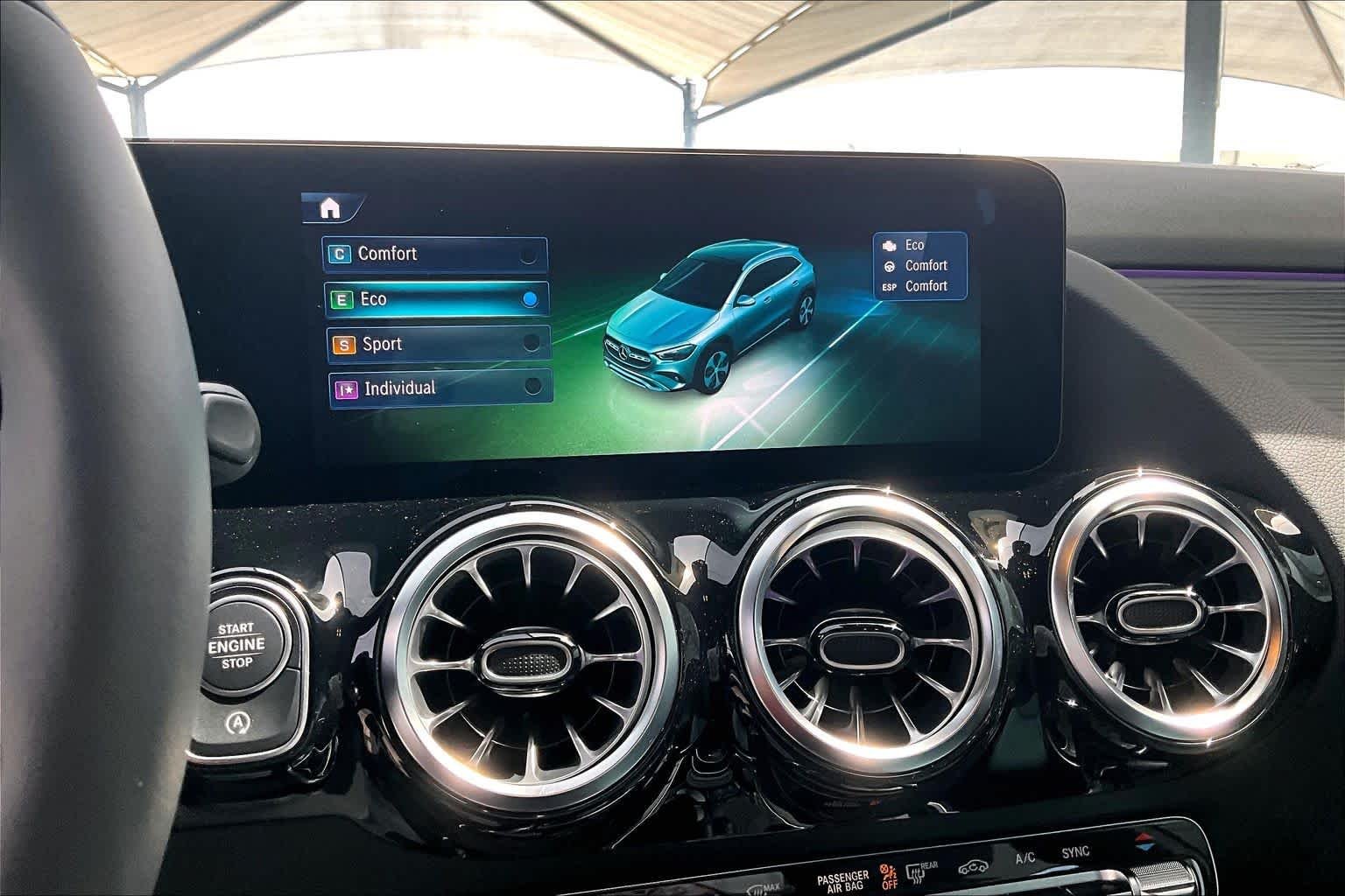 New 2026 Polar White Mercedes-Benz GLA 250 image 12