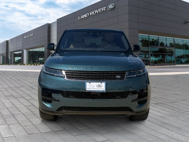 Used 2023 Green Land Rover SE image 8
