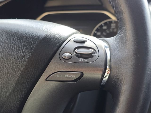 Used 2020 Pearl White Tricoat Nissan Platinum image 29