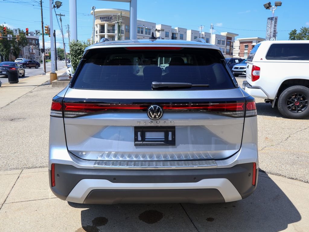 New 2026 Silver Volkswagen 2.0T SE image 4