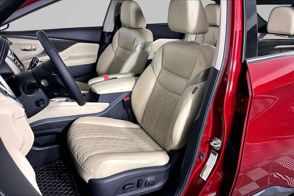 Used 2022 Red Nissan Platinum image 20