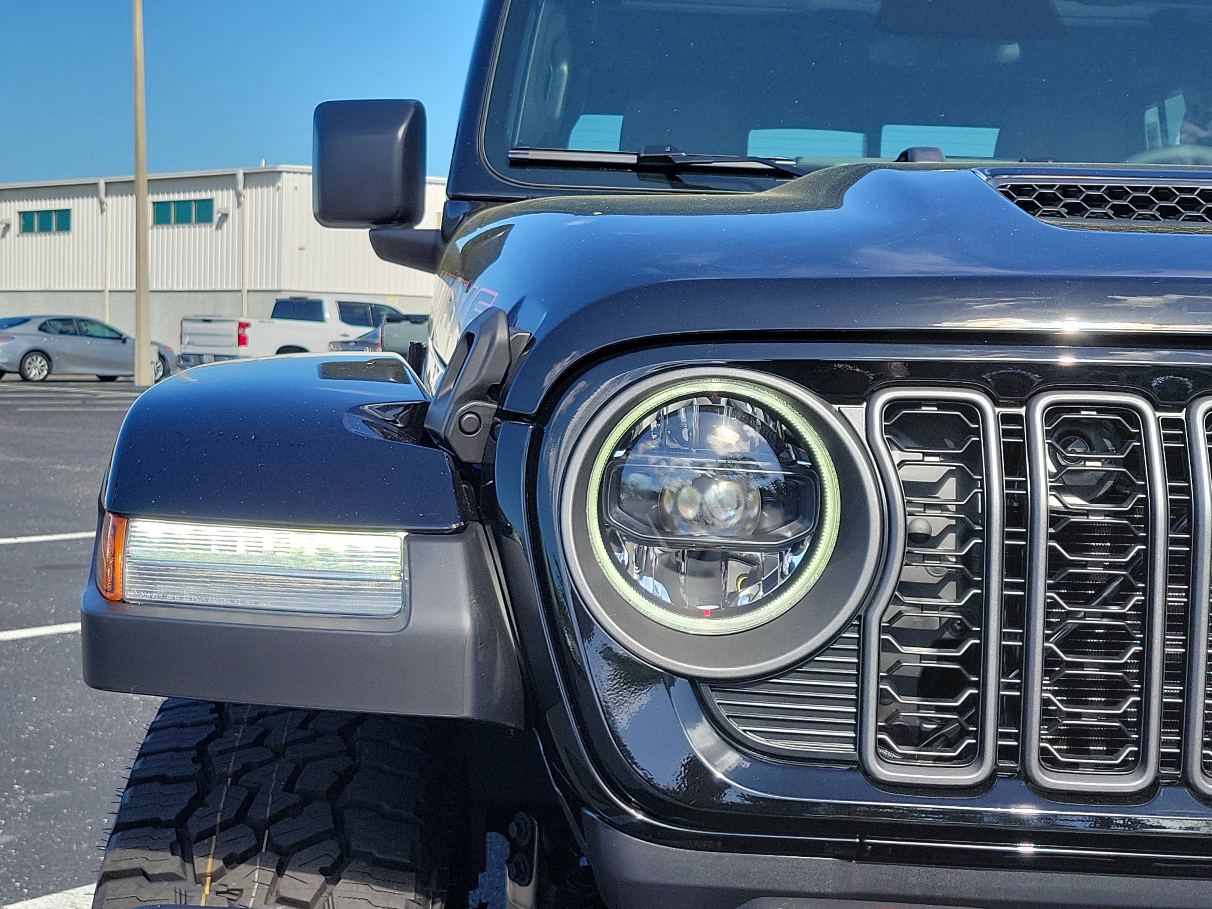 New 2026 Black Clear-Coat Exterior Paint Jeep Mojave image 7