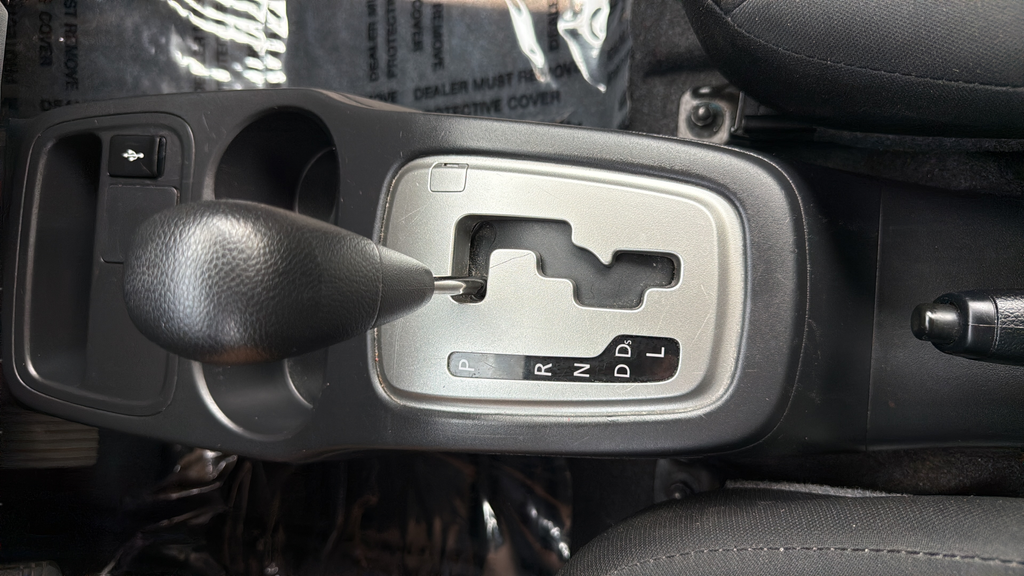 Used 2024  Mitsubishi ES image 17