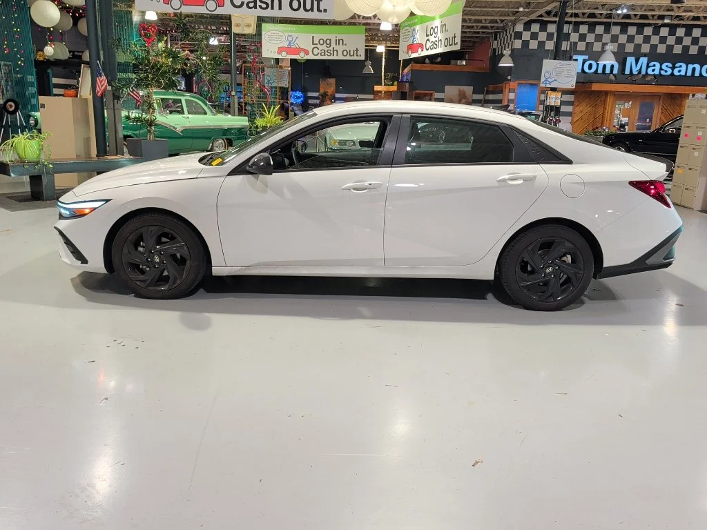 Used 2026 White Hyundai SEL Sport image 15