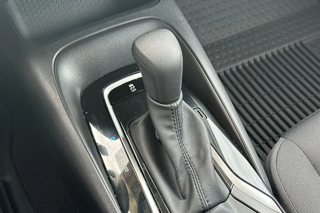 Used 2025 Midnight Black Metallic Toyota LE image 24