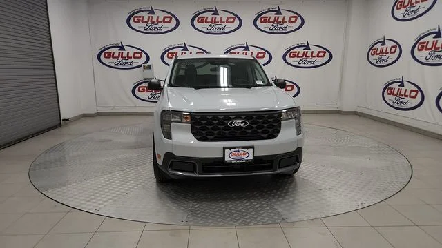 New 2025 Space White Metallic Ford XLT image 3