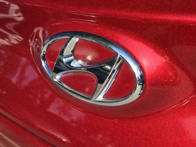 Used 2023 Red Hyundai SEL image 10