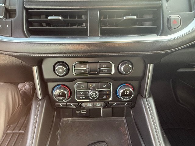 Used 2021 Black Chevrolet Z71 image 18