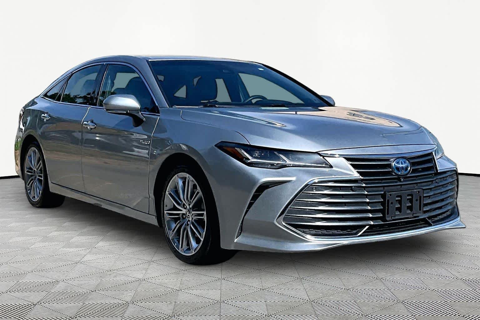 Used 2021 Celestial Silver Metallic Toyota Hybrid Limited image 3