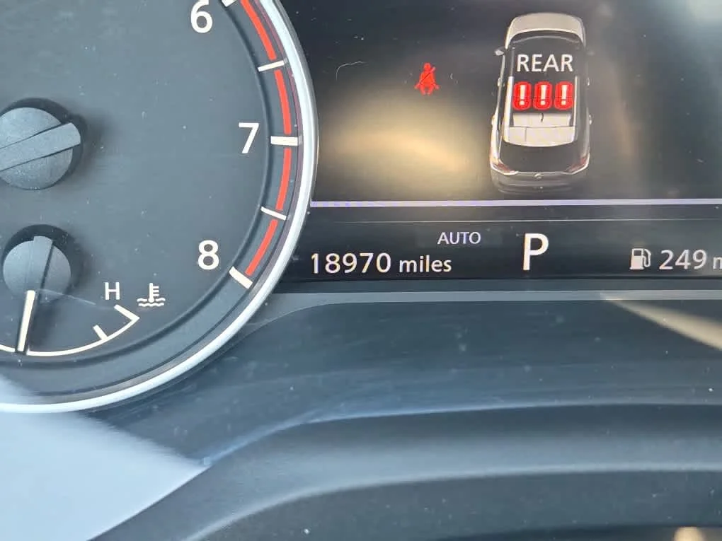 Certified Used 2023 Gun Metallic Nissan SL image 18