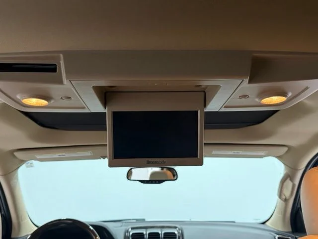 Used 2011 White GMC Denali image 30