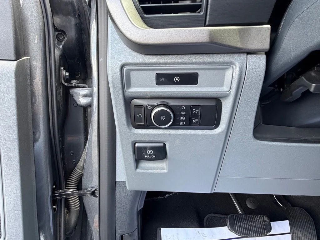 Used 2025 Gray Ford XLT image 19