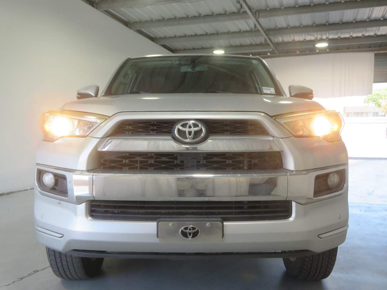 Used 2015 Classic Silver Metallic Toyota Limited image 2