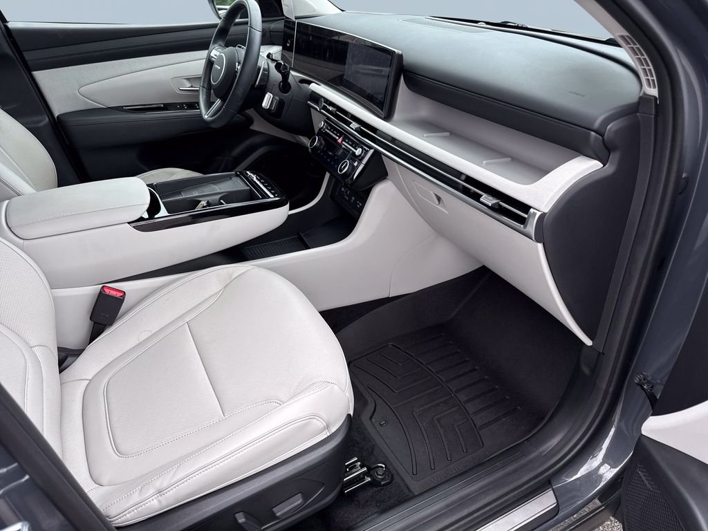 Used 2025 Ecotronic Gray Hyundai Limited image 33