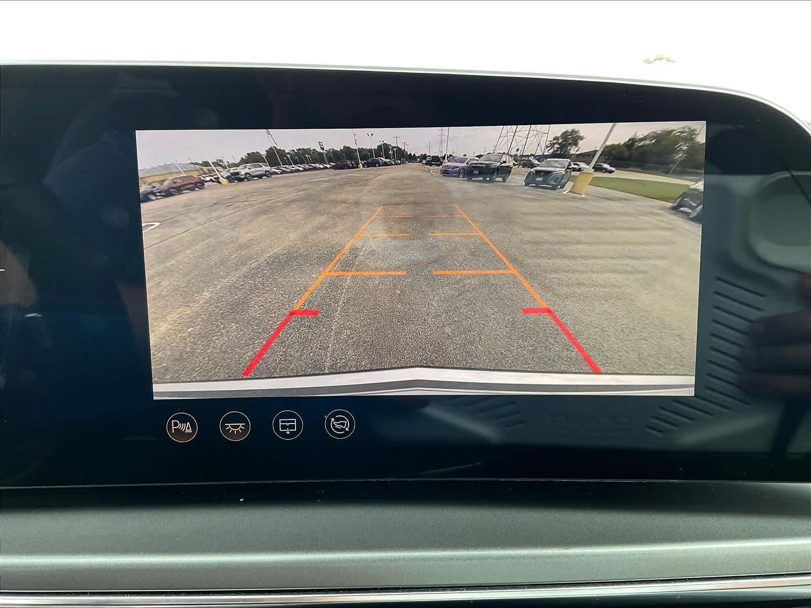 2024 Cadillac LYRIQ Tech - Photo 16