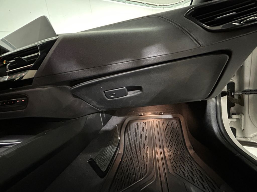 Used 2020 White BMW sDrive M40i image 24