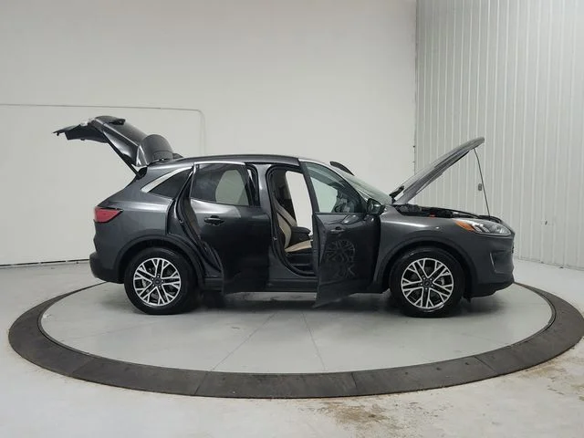 Used 2020 Gray Ford SEL image 17