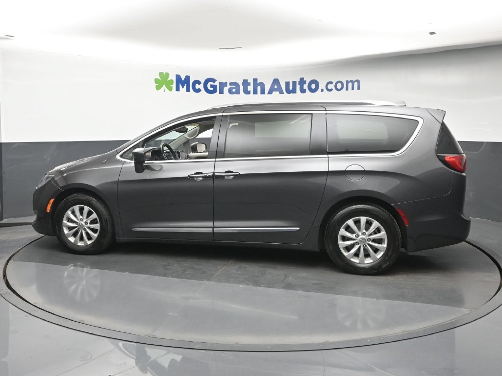 Used 2018 Gray Chrysler Touring L Plus image 25