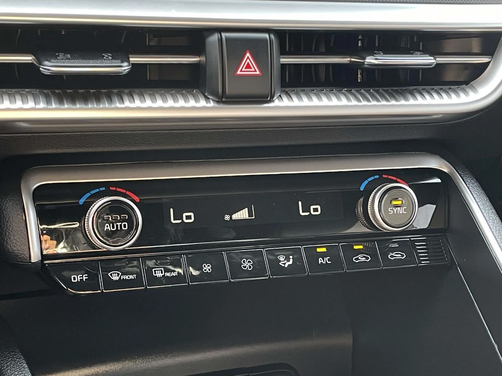 Used 2024 White Kia GT-Line image 20