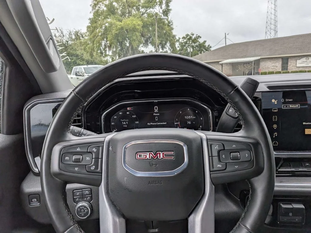 Used 2025 Black GMC SLT image 16