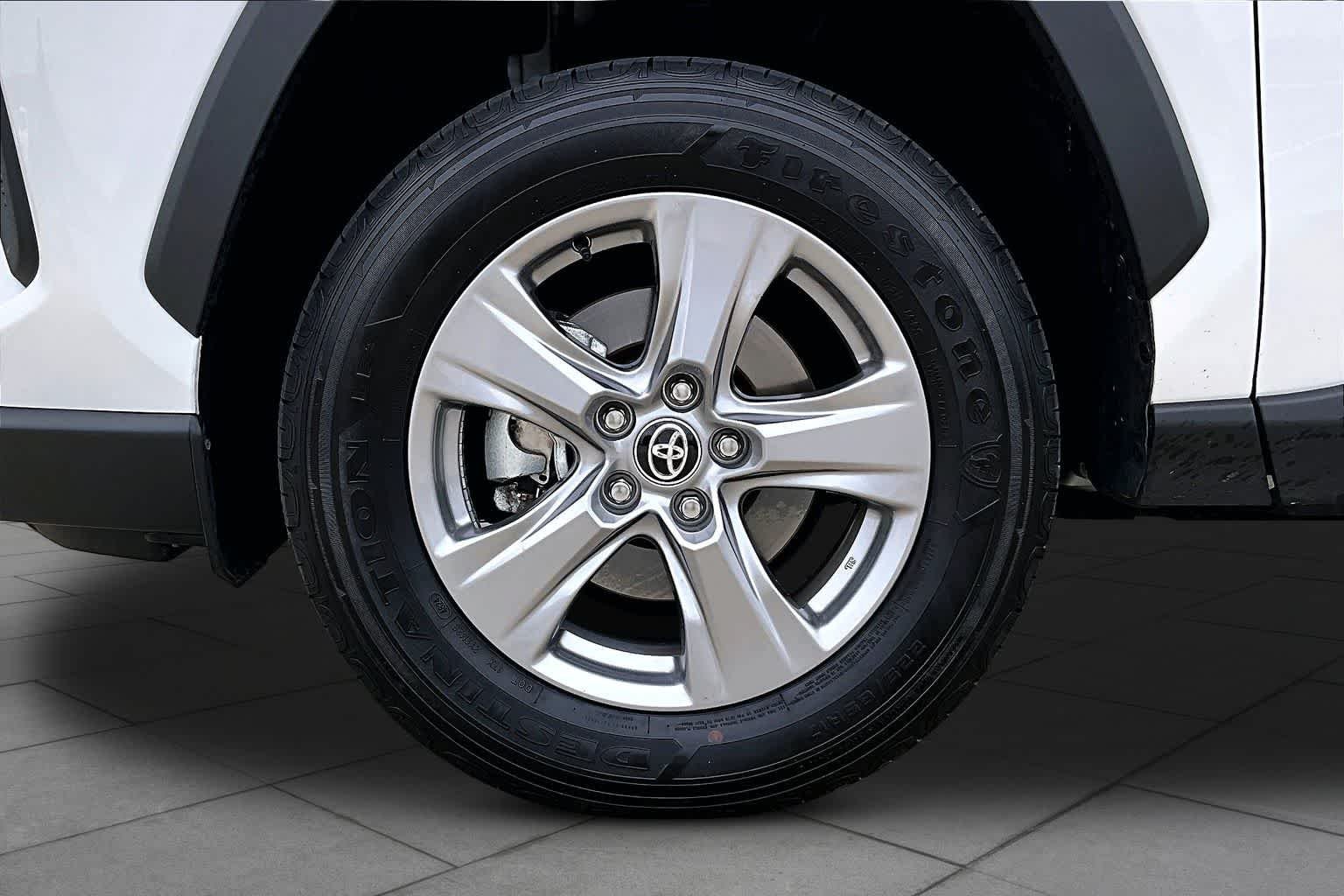 Used 2025 Ice Cap Toyota XLE image 11