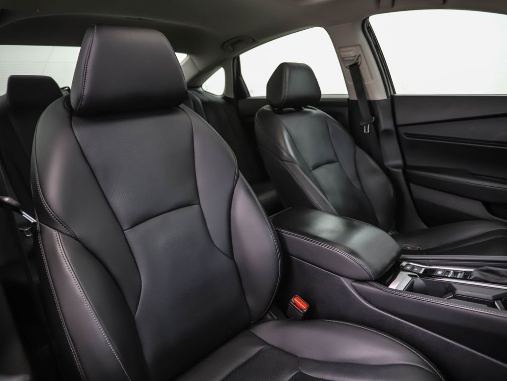 Used 2024 Crystal Black Pearl Honda Touring image 29