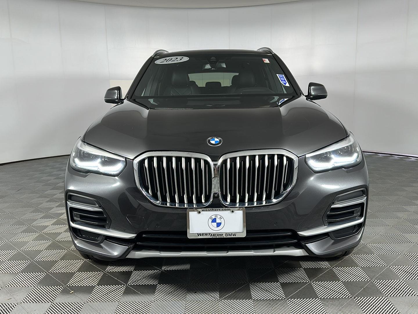 Certified Used 2023 Dark Graphite Metallic BMW xDrive40i image 5