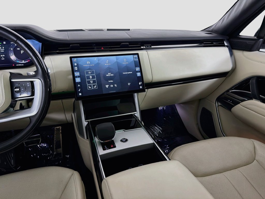 Certified Used 2024 White Land Rover Autobiography image 25
